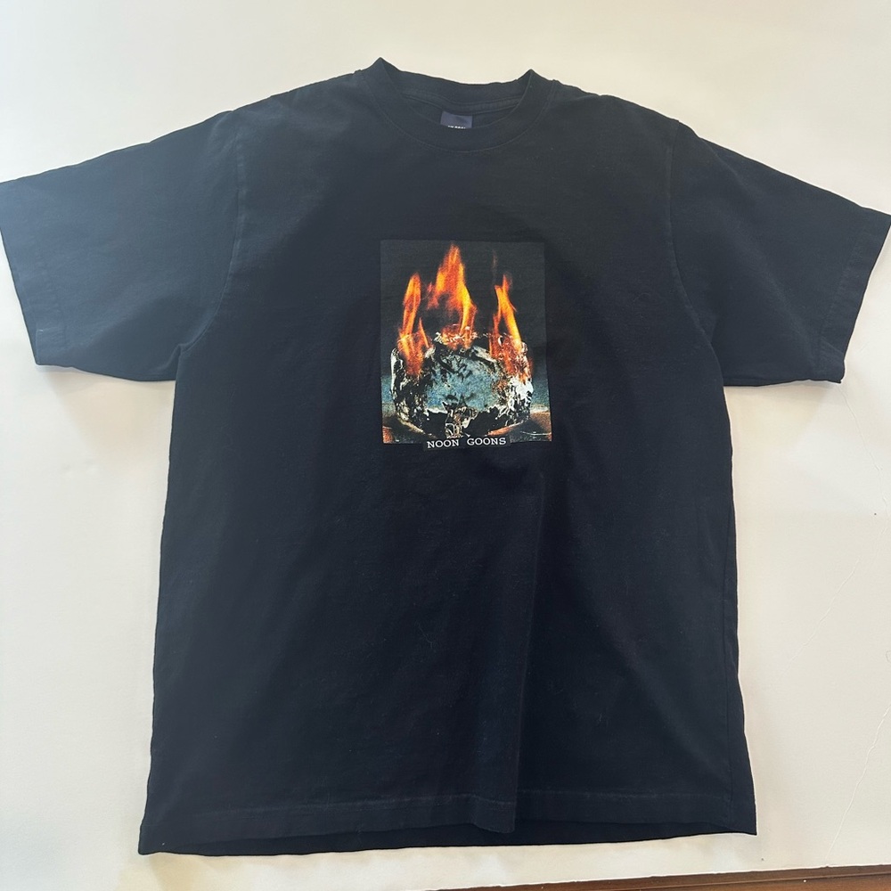 Noon goons - men’s graphic t shirt - medium